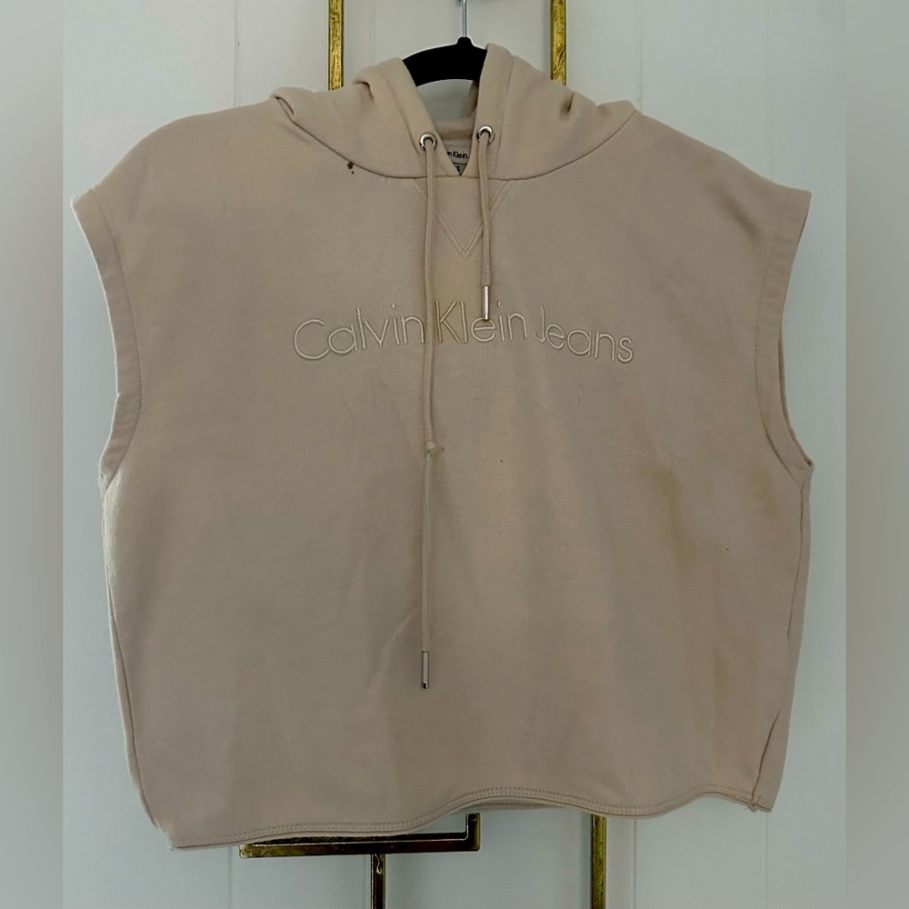 Beige crop top sleeveless